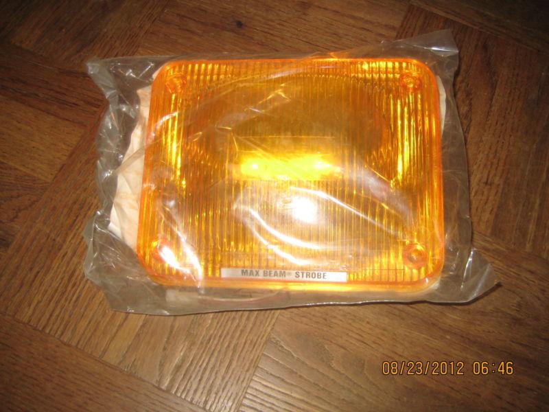 Whelen max beam strobe reflector light assembly