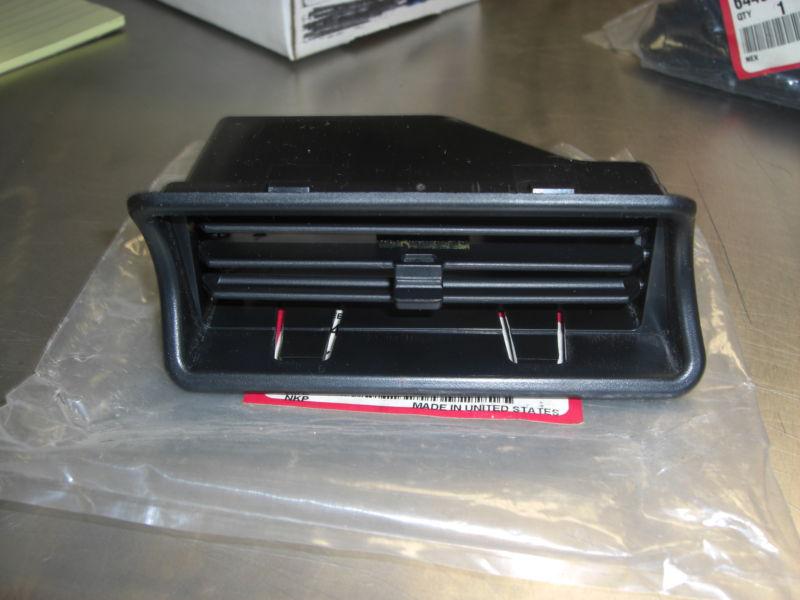 Honda r. air outlet part# 64450-mca-780 brand new! free shipping! bx38-97
