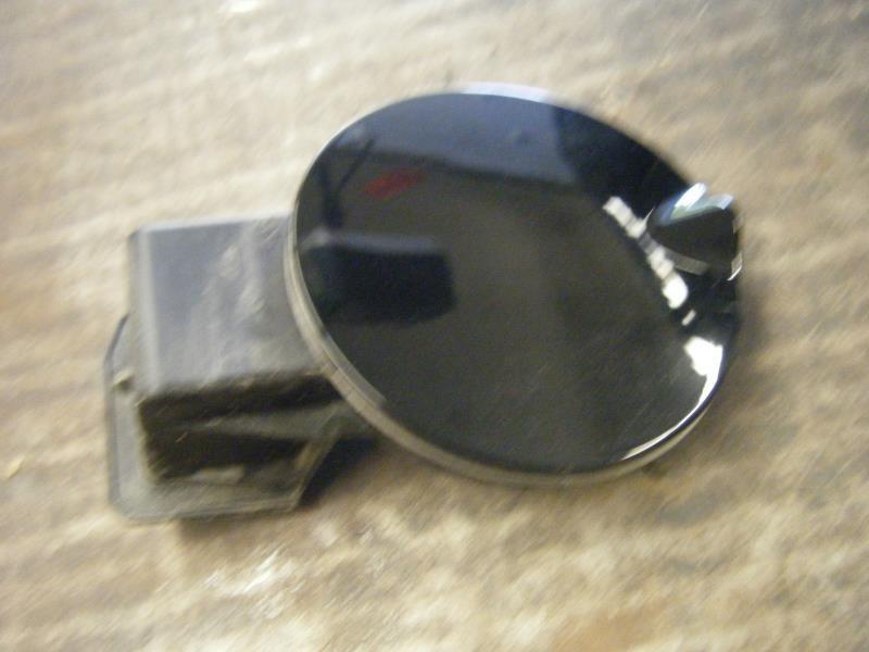 02 jeep liberty fuel filler door gas 1 black  14010