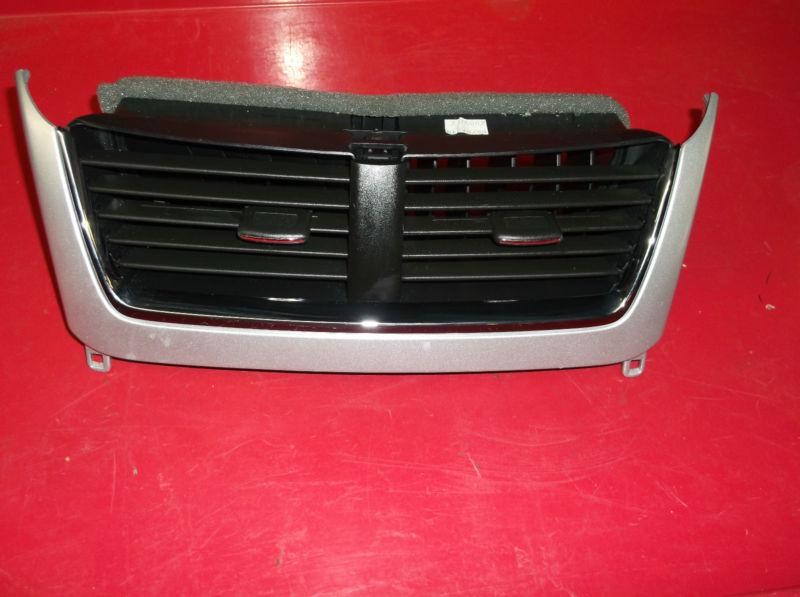 09 10 11 12 chevrolet malibu center ac heater dash vent w/ silver bezel trim oem