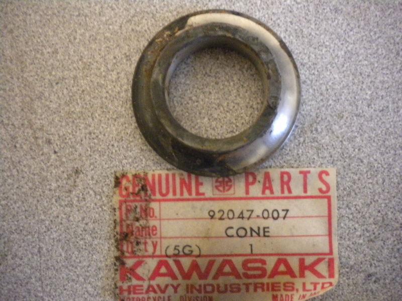 Nos kawasaki oem steering stem bearing cone 66-67 w1 68-69 w2 92047-007