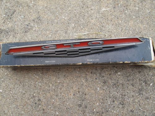 Nos in box gm 1964 pontiac gto dash emblem -