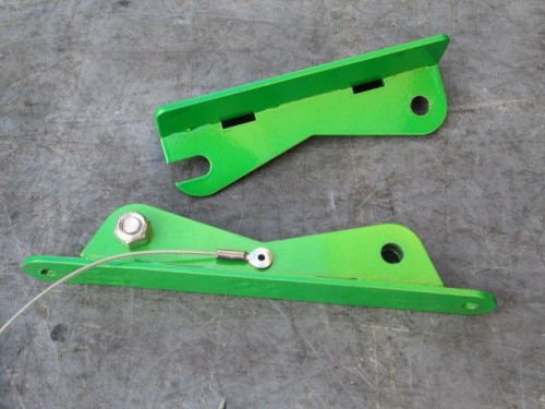 Quick release equipment / fire extinguisher mounting kit powder coated green