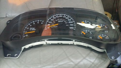 2004 chevy suburban cluster (needs repair, malfunctions)