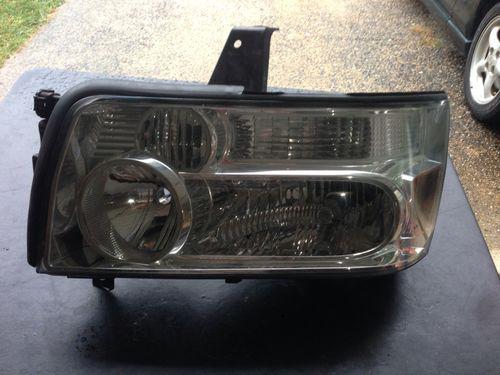 04-10 infinity q56 left and right oem xenon 