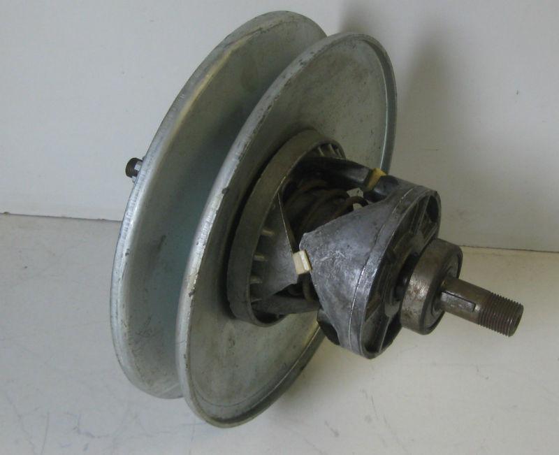 SALSBURY 780 DRIVEN CLUTCH 141100 VINTAGE SNOWMOBILE ATV'S INTERGRAL SHAFT, US $155.00, image 2