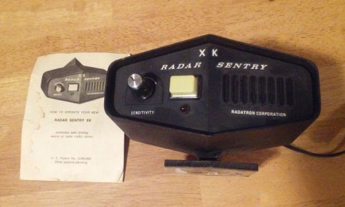 Vintage sentry xk radar detector &gt;&gt; powers on &gt;&gt;