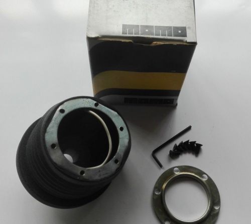 Momo bmw 3 - 5 - 6 - 7 series up to 86 original steering wheel hub adapter new