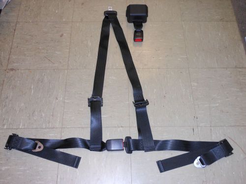Navistar vehicular safety belt restraint 3688778c1l 3113189c91l military truck