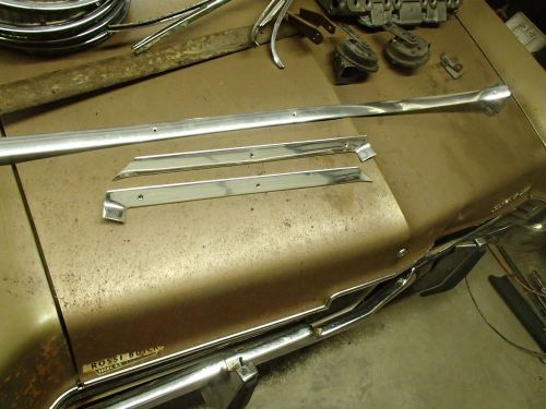 Inside rear window moldings 1962 buick electra wildcat lesabre invicta 62