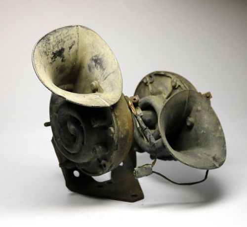 Autolite dual horn &amp; bracket - willys jeep pickup wagon working autolite