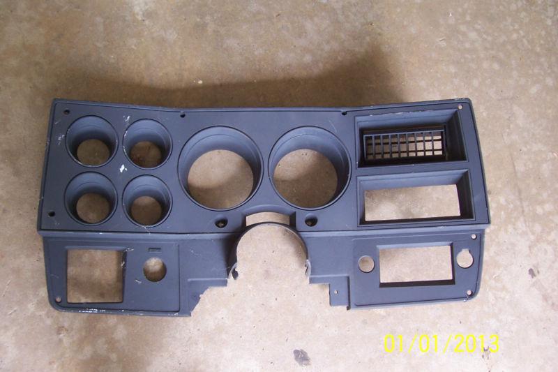 1984-1987  chevrolet / gmc truck dash trim panel/instrument panel bezel 