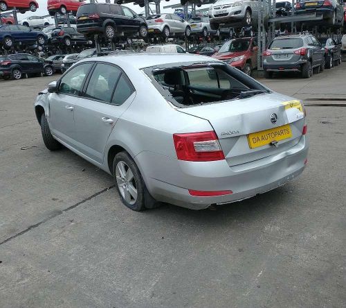 Skoda octavia cd dvd reader player se tsi  '14