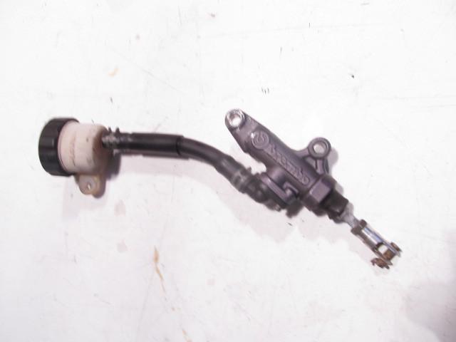 Yamaha yzf-r6 r6 1999-2000 rear brake master cylinder w reservoir & line 125927