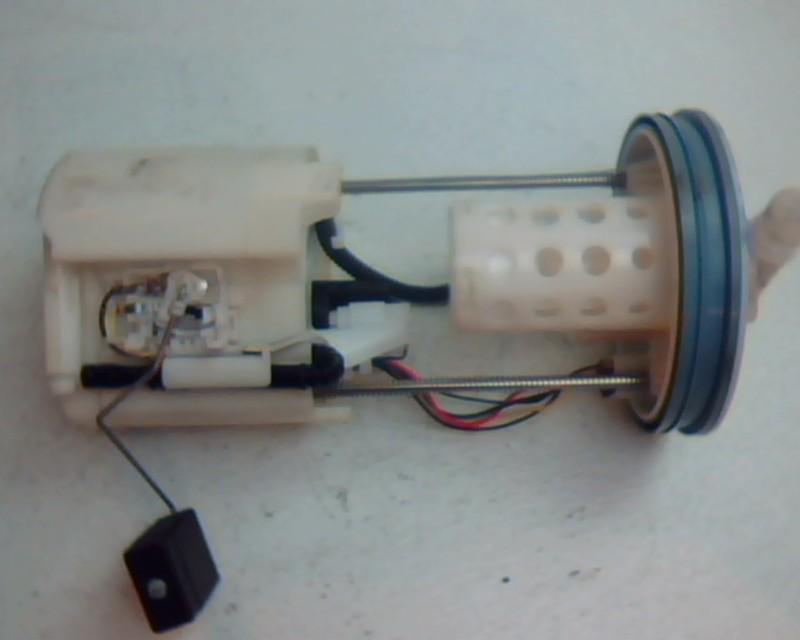 Buy 2010 HONDA INSIGHT 15683 MILES FUEL PUMP 2253587 in Garretson, South Dakota, US, for US 95.00