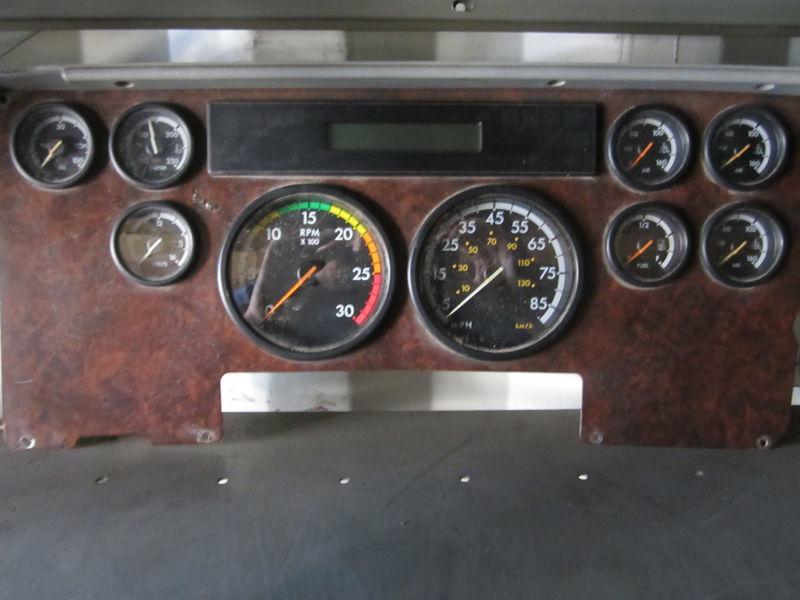 2005 freightliner instrument cluster