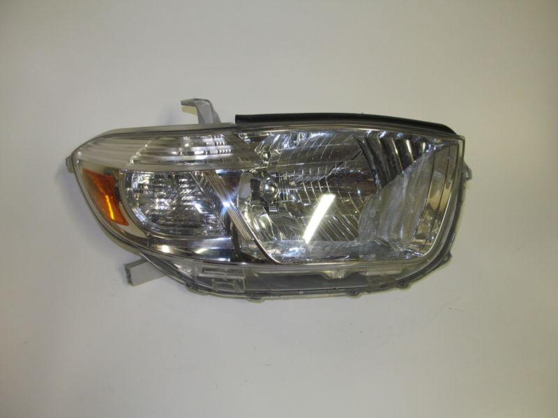 08 09 2010 toyota highlander oem right headlight nice!