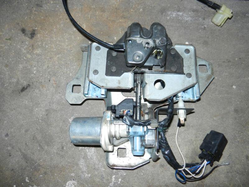 Buy 91 Camaro Firebird CONVERTIBLE TRUNK PULL DOWN MOTOR latch release