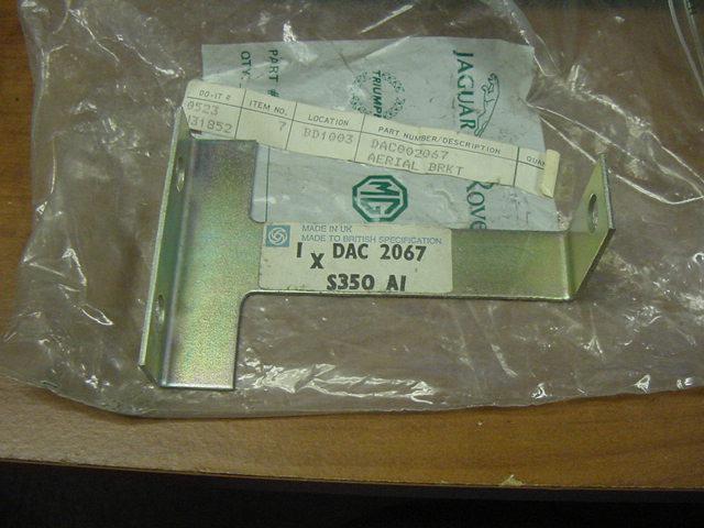 Nos aerial antenna mounting bracket jaguar xjs to 109374