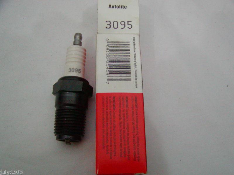 One (1) autolite 3095 spark plug free first class shipping
