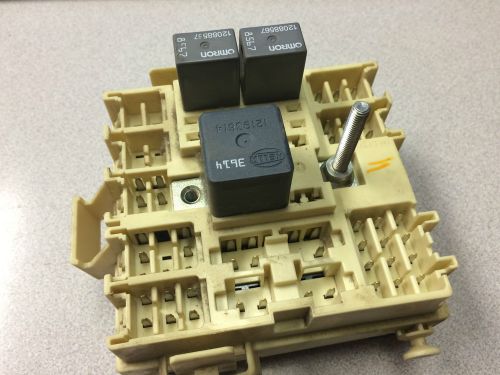 B4g2  silverado sierra tahoe yukon dash junction fuse box oem door gm