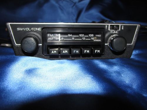 Datsun nissan 280z am / fm radio 1977 stunning restored oem 240z 260z