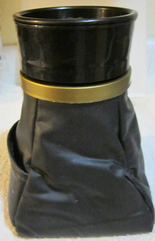 Find VINTAGE FITZGERALDS CASINO BEAN BAG DRINK HOLDER 7"T BY CREST