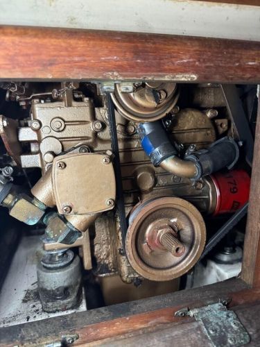 Universal M25 , Marine Diesel Engine , 21 HP with Transmission CATALINA, US $5,950.00, image 3