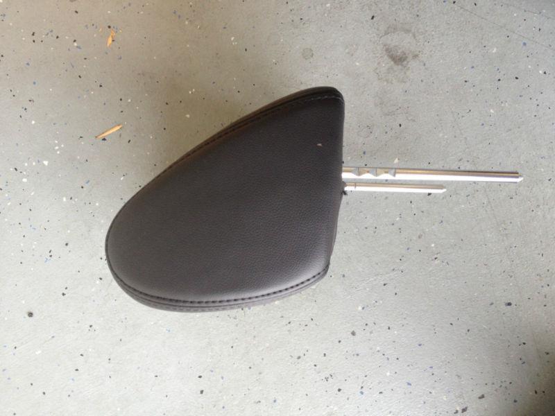 Find OEM New front headrests for Tahoe Z71 (black leather) in Las Vegas