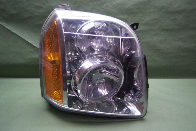 2007 2008 2009 2010 2011 2012 gmc yukon right / passeneger side headlight oem