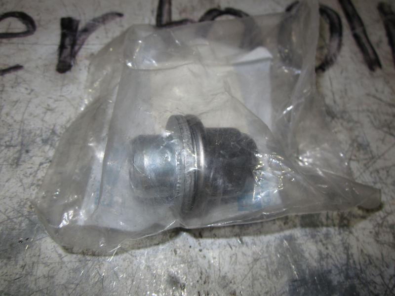 Gm oem part 88972745 wheel lug nut (shelf a31 bin 17)
