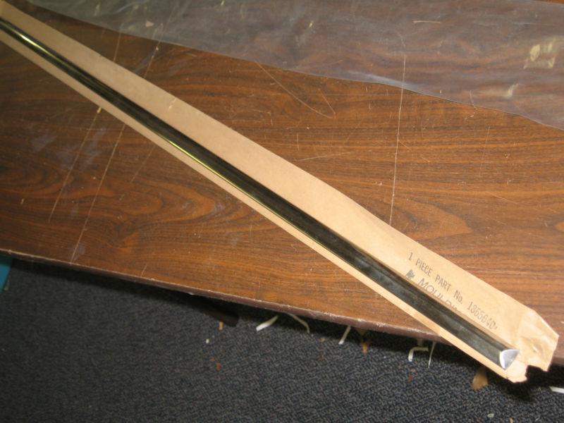 Nos mopar 1959 plymouth belvedere 4 door left or right rear door lower molding 