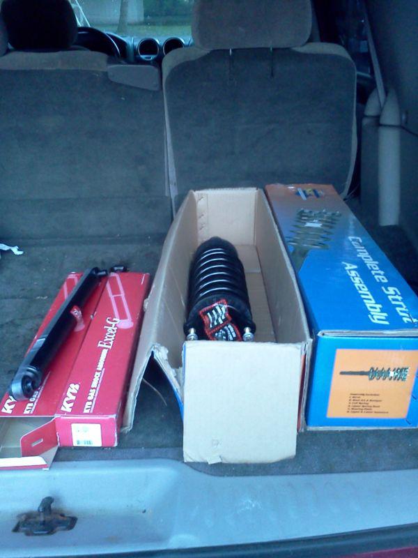 02-09 gmc envoy chevy trailblazer loaded front struts and kyb rear shocks  