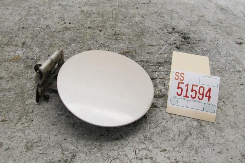 95 96 97 lincoln continental fuel filler cap lid door oem