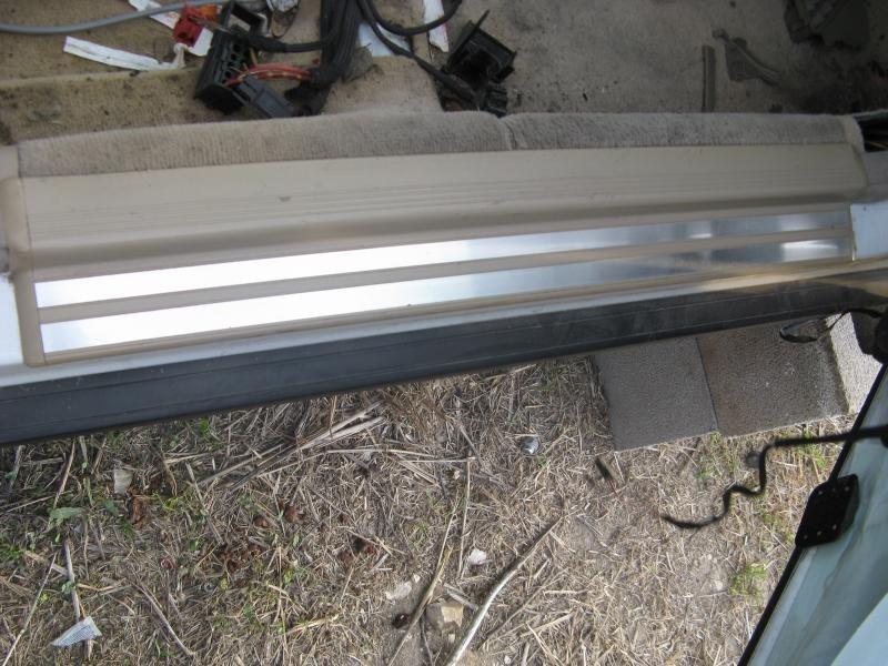 Sell 98 99 MERCEDES E320 DOOR SILL PLATES SET OF 4 LEFT RIGHT FRONT
