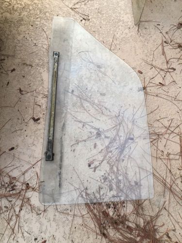 Ford pinto,mercury bobcat 2 door sedan,hatcbk r.front door glass 1971-76 (4544g