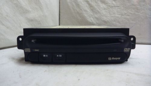 02-07 dodge caravan chrysler town &amp; country mopar dash cd dvd 05080685aa jc32305