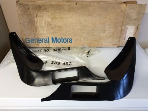 Gm 339496 1974-77 camaro front chin spoiler air dam &#034;nos&#034;