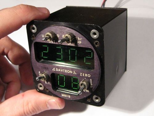 Davtron m811a m811b digital aircraft chronometer clock 14 volt green segs good