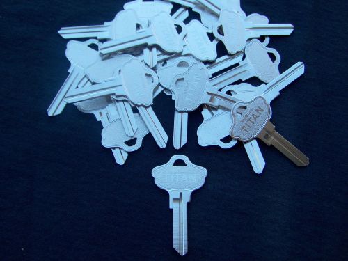 25 original kwikset  titan  key  blanks   (kw-10)   maid  by ilco  in the usa