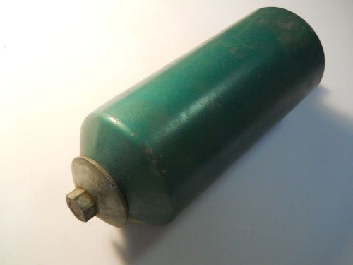 Jaguar series 1 or 2 oil filter canister with locking bolt