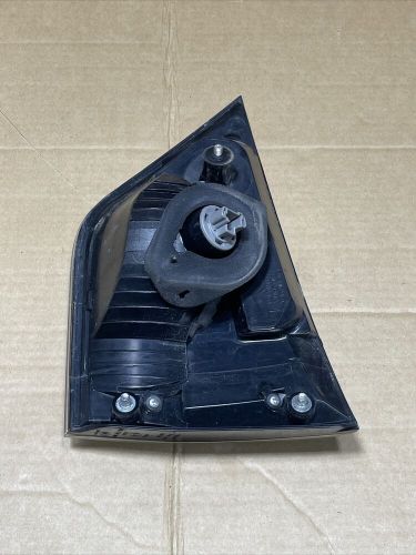 Left inner taillight lamp assembly 2008-2009 mitsubishi outlander oem 1146-356l