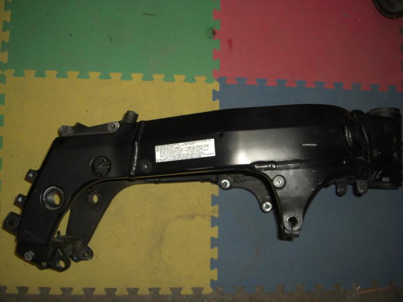 Frame main chassis straight gsxr 600 gsxr600 gsxr750 gsxr 750 04 05 clean