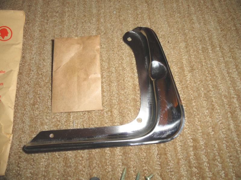 61-62 PONTIAC NOS NO MAR FUEL DOOR GUARD 983669 , US $24.99, image 3