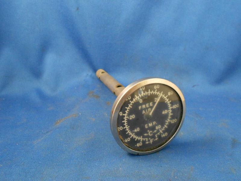 Oat   outside air temp gauge