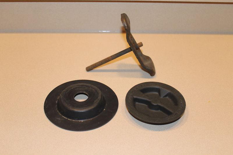 '99-2005 pontiac grand am,sunfire,chevy spare tire holder/mount screw down oem