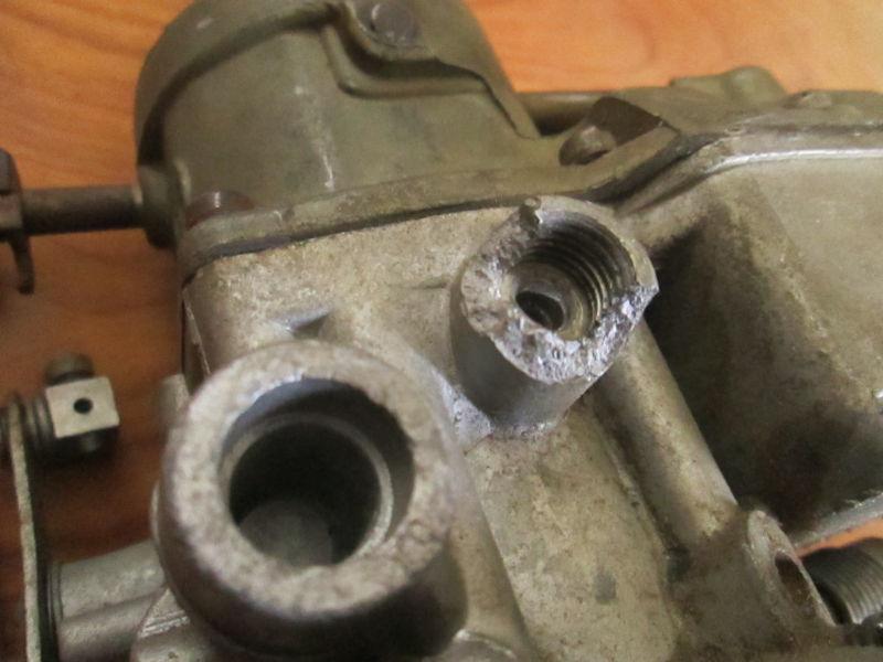HOLLEY SINGLE BARREL FORD CARBURETOR FOMOCO BROKEN BODY SELLING AS PARTS ONLY, US $20.00, image 4