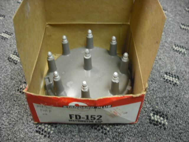 New old stock standard motor fd-152 distributor cap 1970's ford v-8 engines