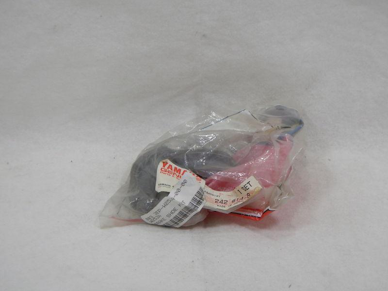 Yamaha 3ep-w253a-00 brake shoes *new