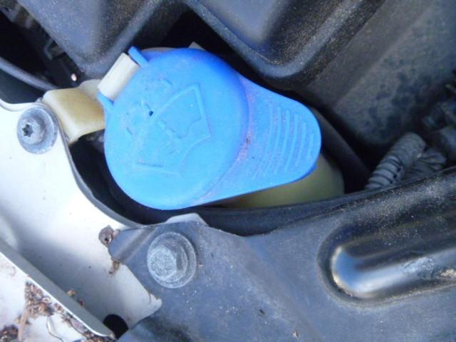 01 02 03 04 volvo v70 washer bottle reservoir assy wagon